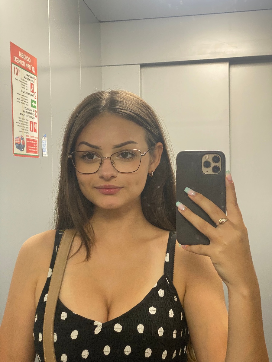 Sexy model Stacy in Dhaka