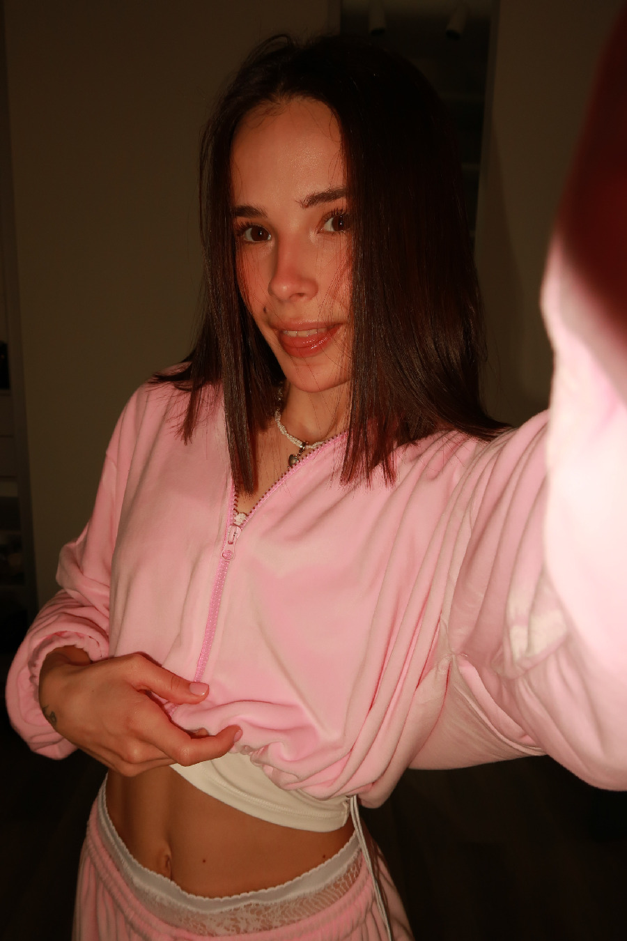 Tina brings the glow — live moments in Dhaka